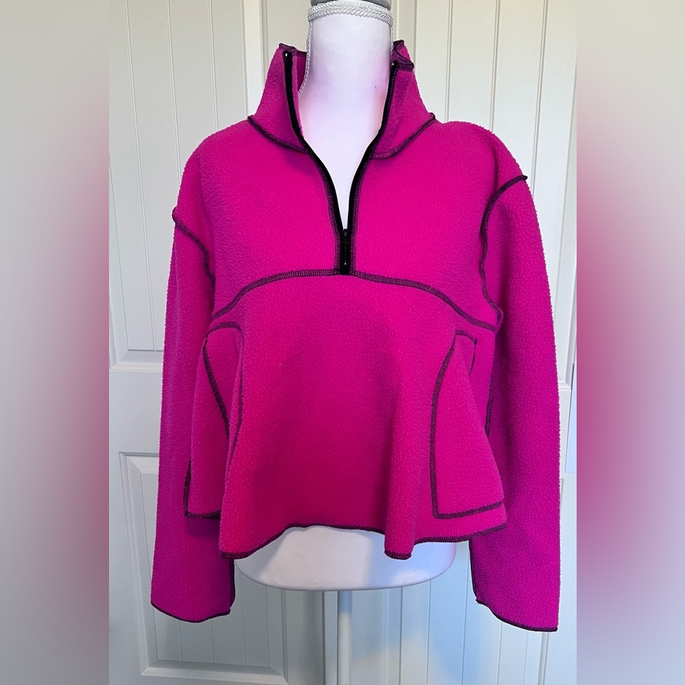 Urban Outfitters Neon Pink Fleece
Swing Quarter Zip Size M